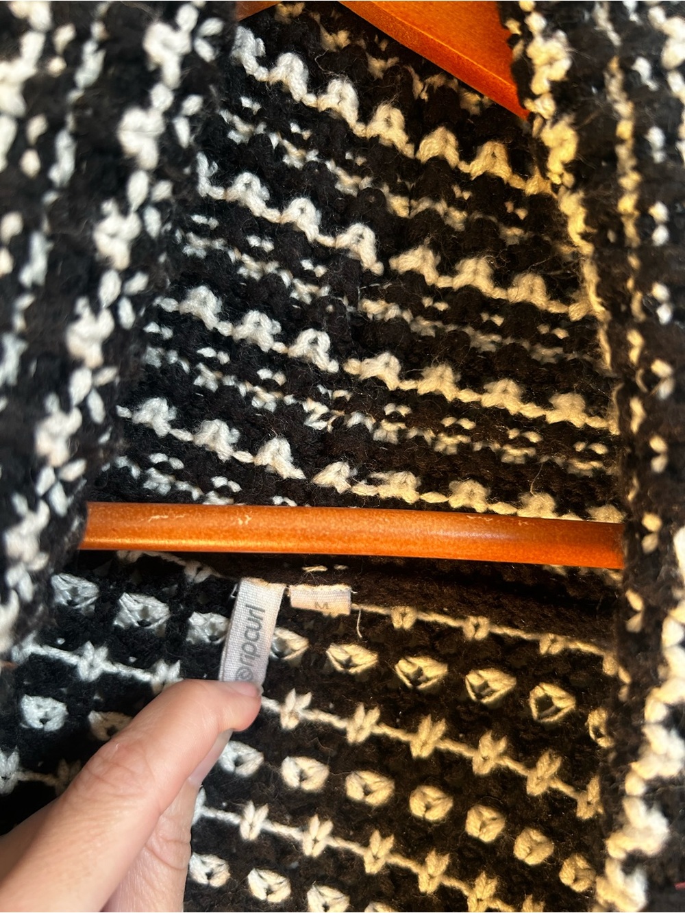 Rip Curl Black & White Open-Front Knit Cardigan - Picture 4 of 4